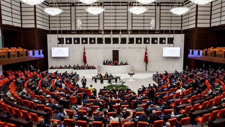 Kürtçe yemin eden DEP'li vekillere idam isteyen eski DGM savcısı öldü
