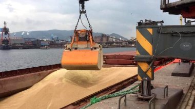 Zelenskiy'den flaş açıklama: Ukrayna, tahıl koridoru için Türkiye ve İngiltere ile görüşüyor