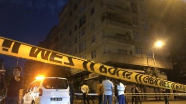 Tartıştığı eşini başından vurdu