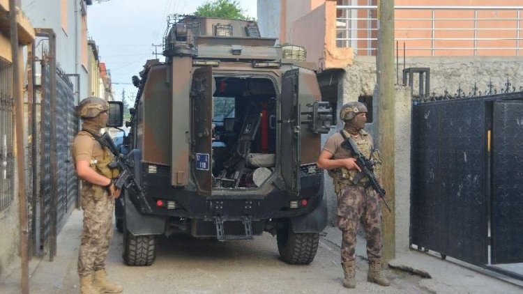 İstanbul'da IŞİD'e operasyon: 13 gözaltı