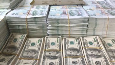 Eski diktatörün kaçırdığı milyon dolarlar halka dağıtıldı