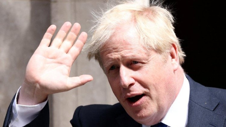 Johnson'ın istifası İngiliz basınının manşetlerinde