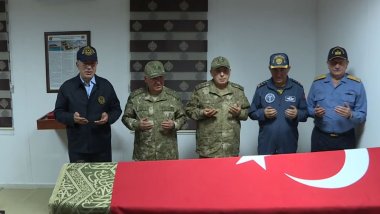 Hulusi Akar Süleyman Şah türbesini ziyaret etti