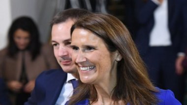 Hasta eşine bakmak için bakanlık görevinden istifa etti