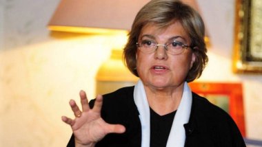 Tansu Çiller: Nebati beni sık sık ziyaret ediyor, ekonominin dümeni bende