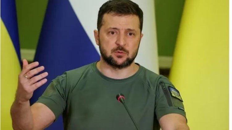 Zelenskiy, Güvenlik Servisi Başkanı ile Başsavcı'yı 'vatana ihanetle' suçlayarak görevden aldı