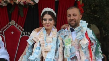 120 hanelik köyün nüfusu genç çiftin düğününde 3 bin oldu