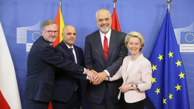 AB, Arnavutluk ve Kuzey Makedonya ile katılım müzakerelerini başlattı