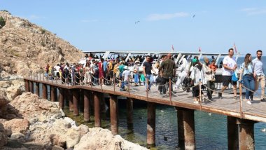 Van'a bayram tatilinde turist akını