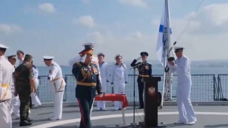 Rus komutanla protokolü paylaşmak isteyen Suriye Savunma Bakanı engellendi