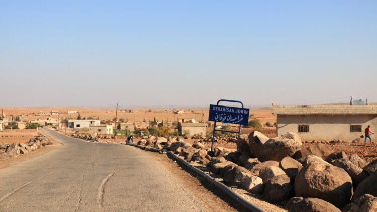 Askerler Kobani’de bir Kürt çiftçiyi öldürdü