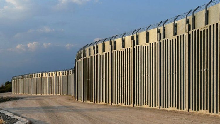 Yunanistan, Türkiye sınırının tamamını çelik bariyerle örüyor
