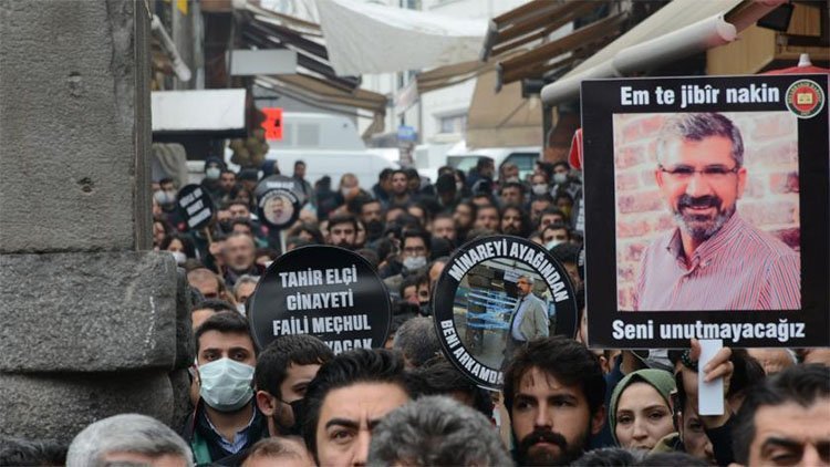 Tahir Elçi cinayeti: Davutoğlu'nun tanık olarak dinlenmesinden vazgeçildi