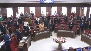 Kürdistan Parlamentosu’nda Jina Emini’i için saygı duruşu 
