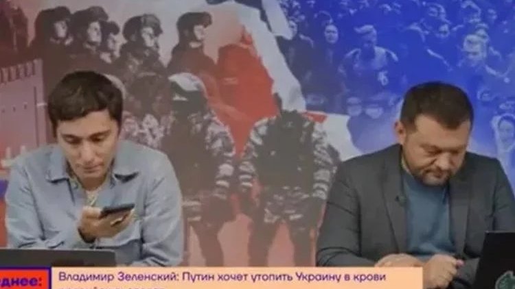 Rus Gazeteciler Kremlin Sözcüsü'nün oğlunu arayarak askere çağırdı