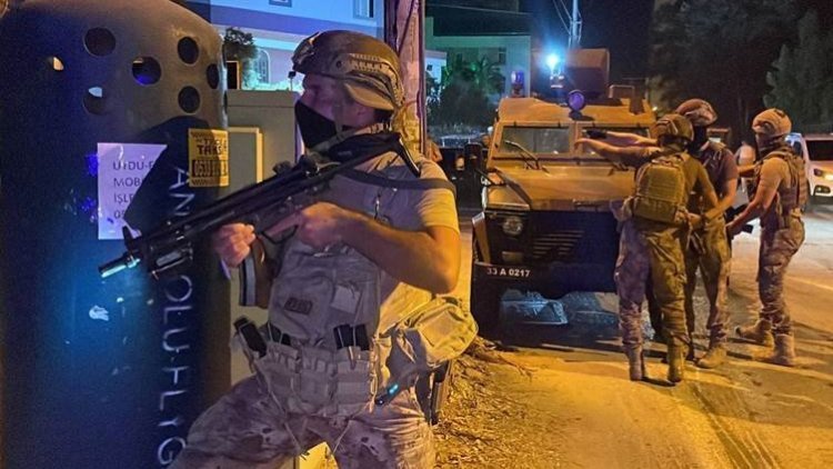 Mersin'de polisevine silahlı saldırı
