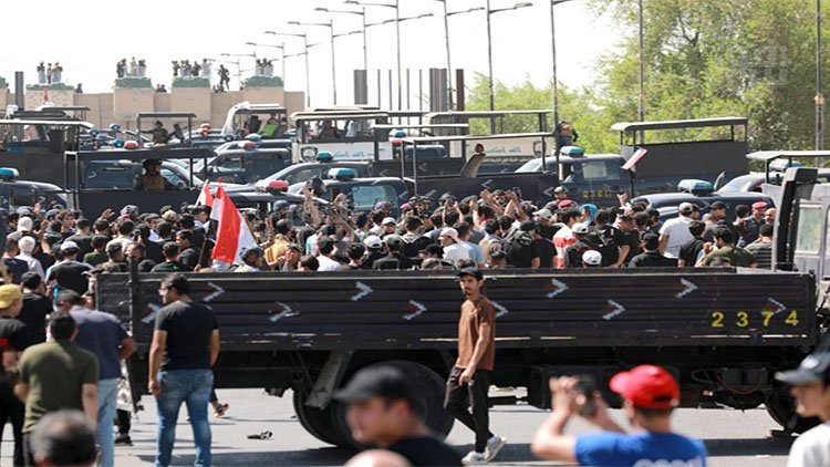 Bağdat’ta gösterilerin başlamasıyla Yeşil Bölge’nin tüm girişleri kapatıldı