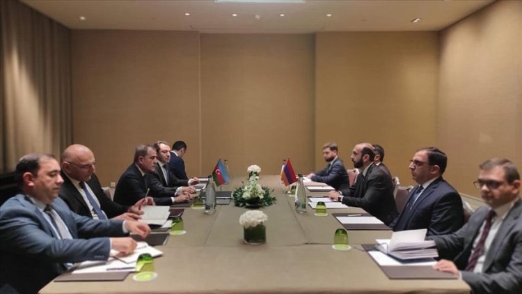 Azerbaycan ve Ermenistan dışişleri bakanları Cenevre'de bir araya geldi