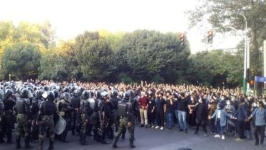 AB, gösterilerin şiddetle bastırılmasından dolayı İran’a yaptırım için hazırlanıyor