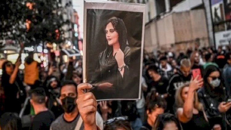 Kürt sanatçılardan, Jina Emini eylemlerine destek