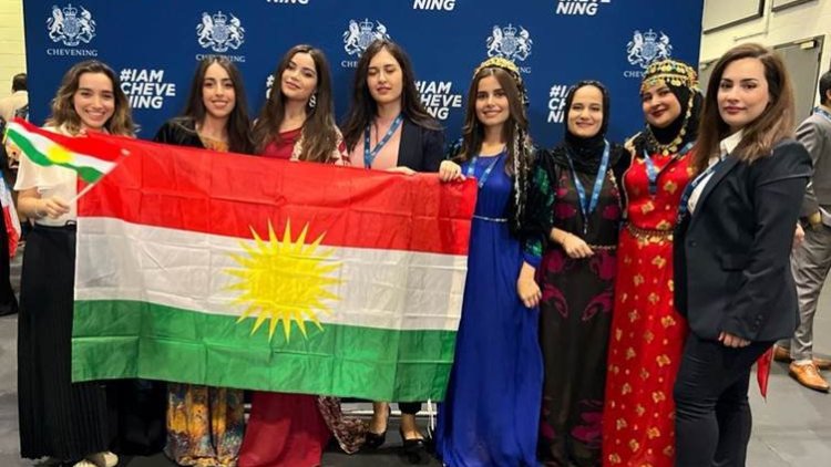 10 kız öğrenci İngiltere'de Kürdistan Bölgesi'ni temsil edecek