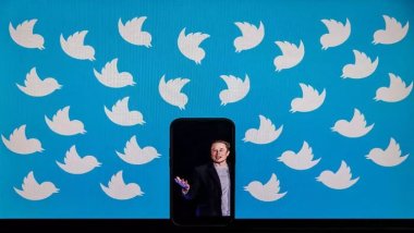 Elon Musk, Twitter'ı satın aldı