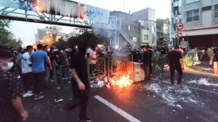 İran'da Jina Emini gösterileriyle ilgili Tahran’da bine yakın iddianame hazırlandı