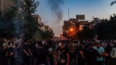 IHR: 'Jina Emini protestolarında en az 253 kişi öldü'