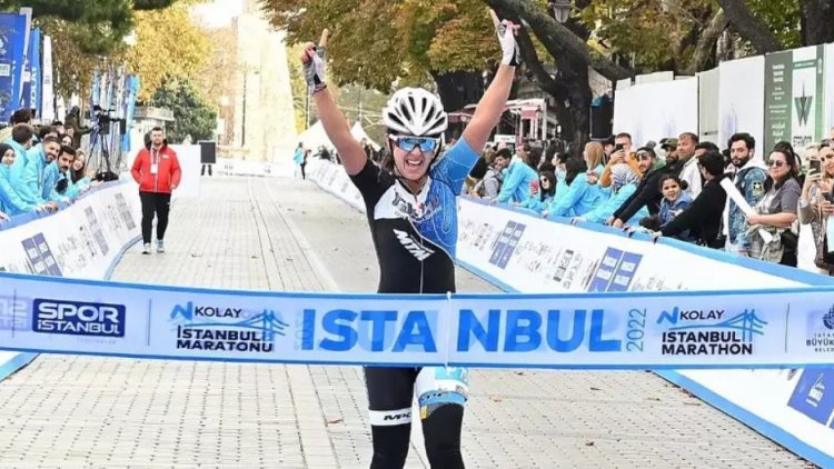 İran, yarışmaya başörtüsüz katılan milli patenciyi kınadı