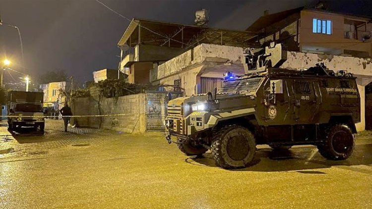 Maraş'ta komşu iki aile arasında çıkan silahlı kavgada 7 kişi yaralandı