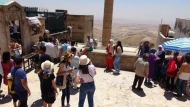 Rus turistleri Madrid yerine yanlışlıkla Mardin'e gönderdiler