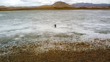 Van’daki Saray Tuz Gölü tamamen kurudu