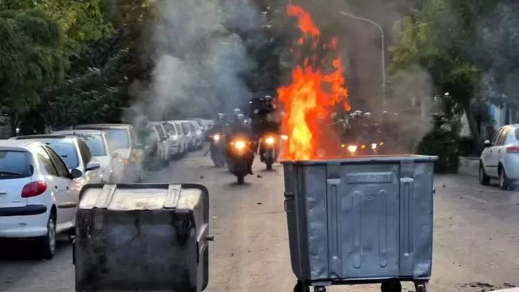 İran'daki protestolar: Lastik yaktığı için ölüm cezasıyla yüzleşenler