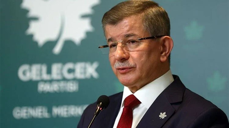Davutoğlu’ndan 'kayyum' tepkisi:  Kafanız mı karışık, birbirinizle mi didişiyorsunuz?