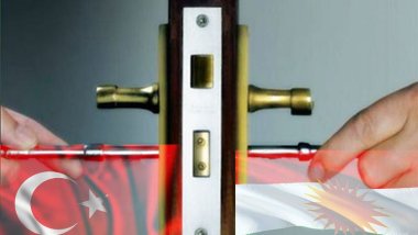 Siyasette İki Yanlış Toplansa da, Çıkarılıp, Bölünse de Doğru Sonuç Elde Edilmiyor