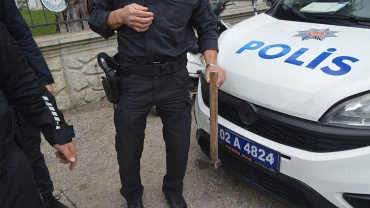 Adıyaman'da adliye önünde bıçaklı, baltalı kavga: Yaralılar var