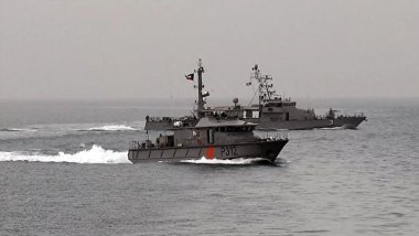 Kuveyt, Irak donanmasına ait üç geminin karasularından derhal geri çekilmesini istedi
