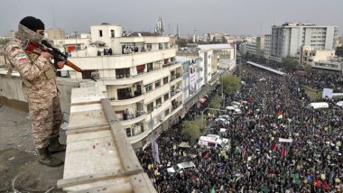 İran'da Ne Olacak, Diktatörler 'Başaracak' mı?
