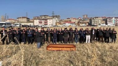 Hakkari'de silahla vurulmuş halde bulunan 3 kişinin cenazesi toprağa verildi