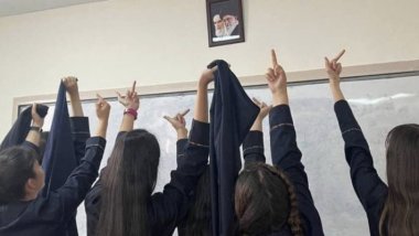 İranlı milletvekili: Gösteriler yatışsın başörtüsü kuralı uygulanmaya devam edecektir