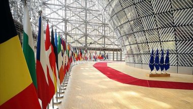 Macaristan'dan AB'nin Ukrayna'ya mali yardımına veto