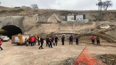 Kop Dağı'nda yapımı süren tünelde göçük: 5 işçi yaralandı