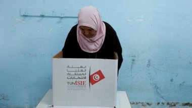 Tunus'ta erken genel seçimlere katılım yüzde 10'un altında kaldı