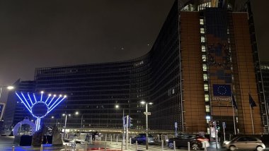 AB ve NATO, Ukrayna ile dayanışma için ışıklarını kapattı