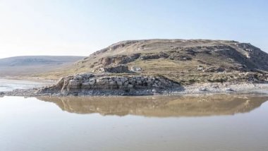 Van Gölü'nün çekilmesiyle Urartu dönemine ait tapınma alanı ortaya çıktı