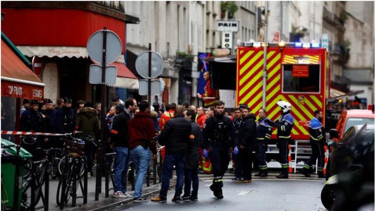 Paris’te katledilenler için uğurlama töreni
