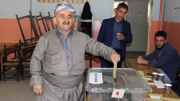 Habertürk yazarı: Cumhur ittifakı Kürtlerle ilgili bir hamle yapacak