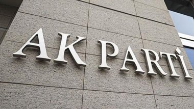 AK Parti'de 30 isimden istifa