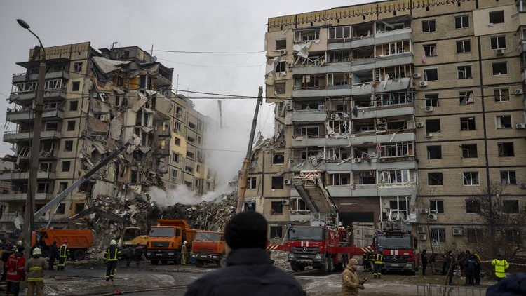 Ukrayna: Rusya’nın füze saldırısında 1'i çocuk 12 sivil öldü