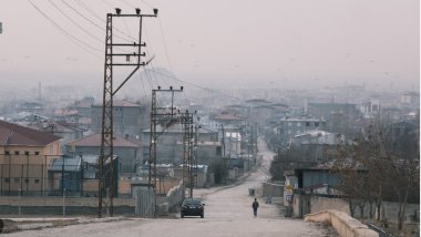 Van’da hava kirliliği: Halk yoksulluktan plastik atık yakıyor